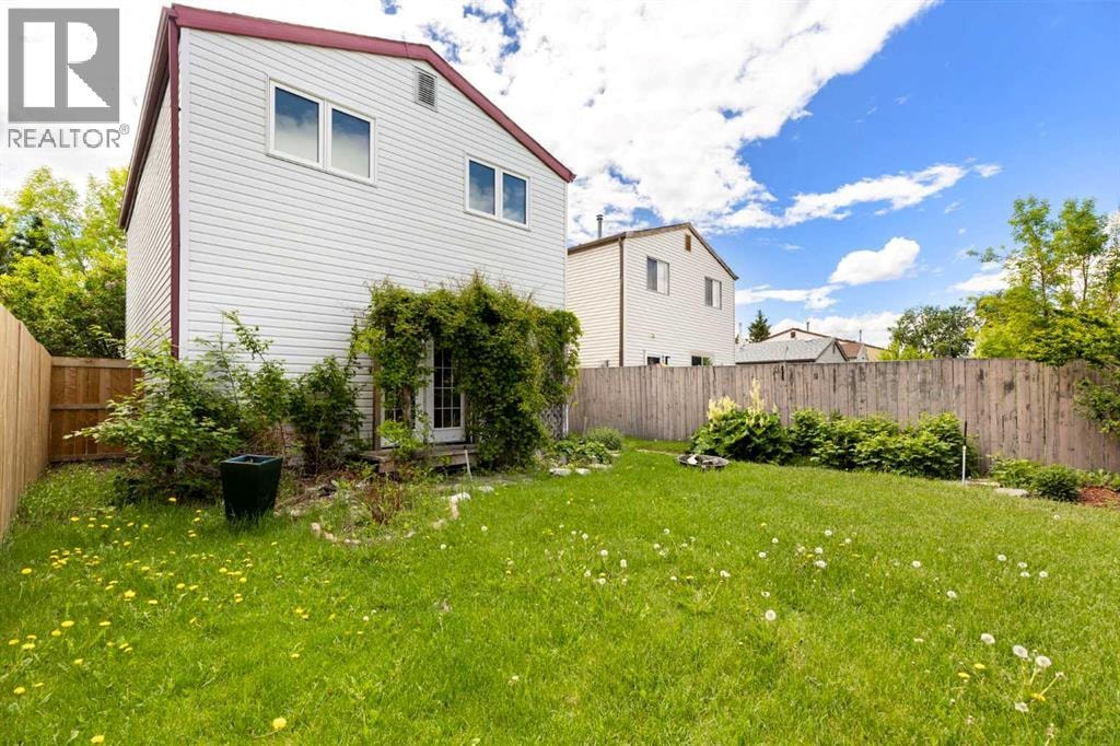 84 Abingdon Crescent NE — photo 35