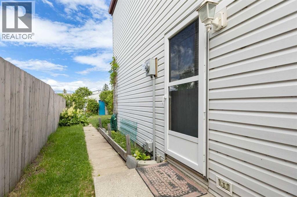 84 Abingdon Crescent NE — photo 33