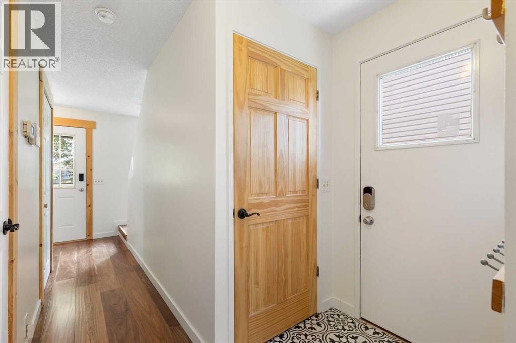 84 Abingdon Crescent NE — photo 16