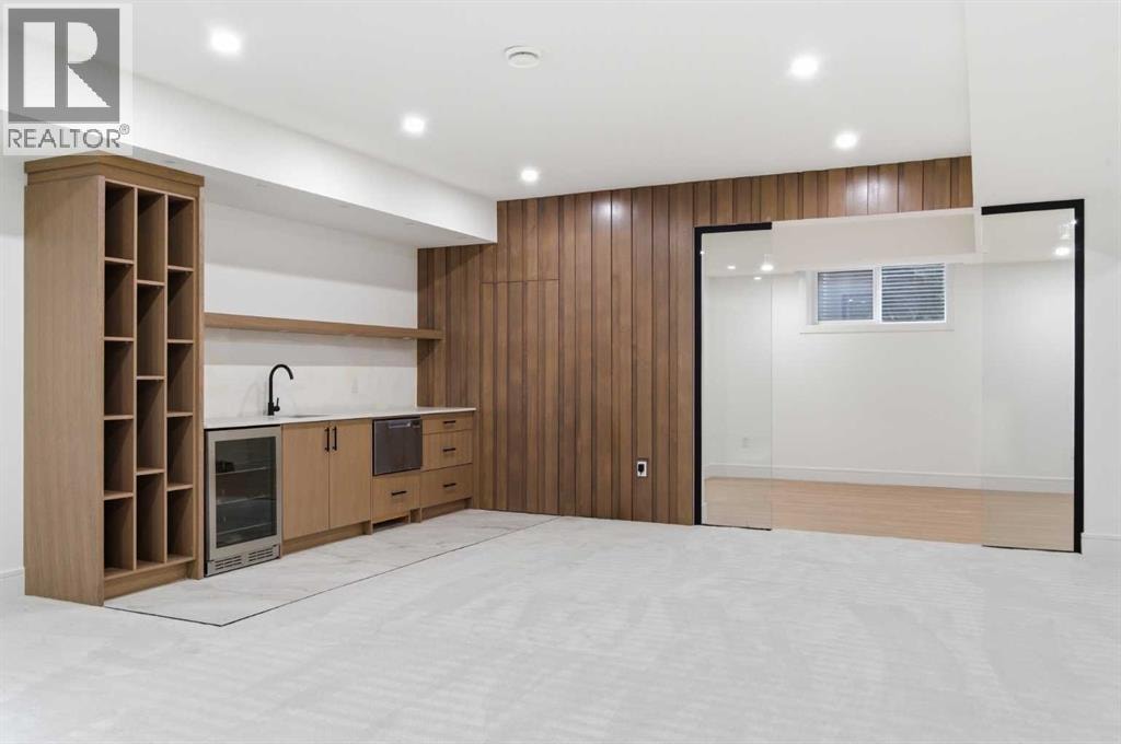 209 Windermere Road SW — photo 44