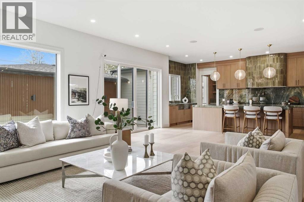 209 Windermere Road SW — photo 5