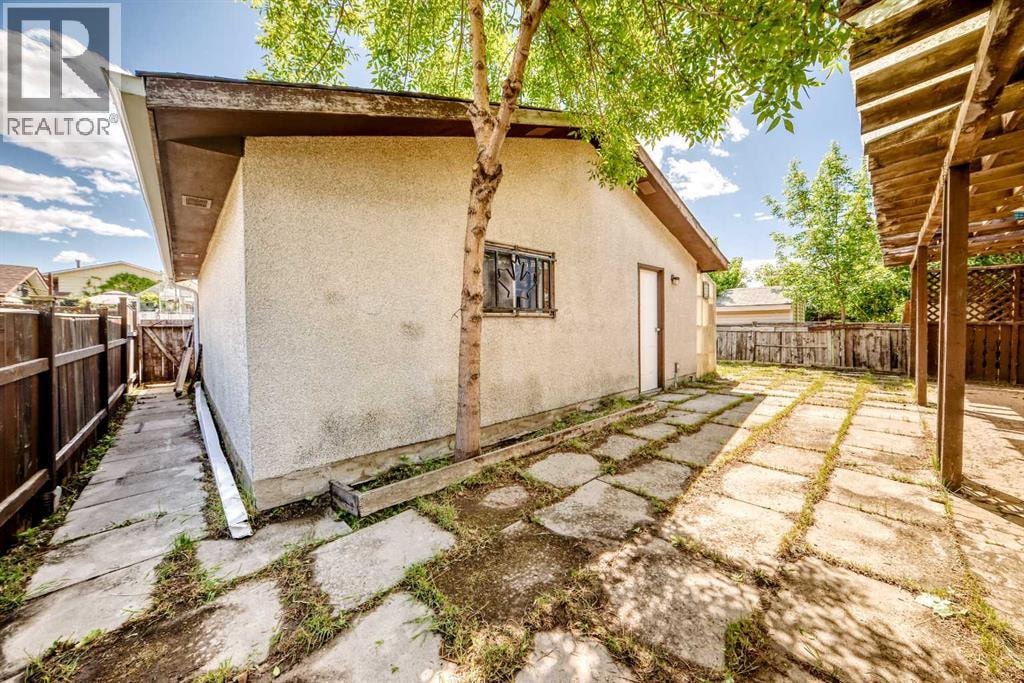 3224 Rundlelawn Road NE — photo 40
