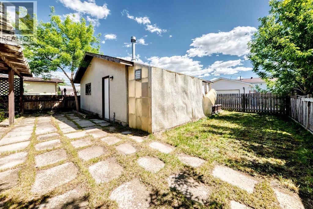 3224 Rundlelawn Road NE — photo 41