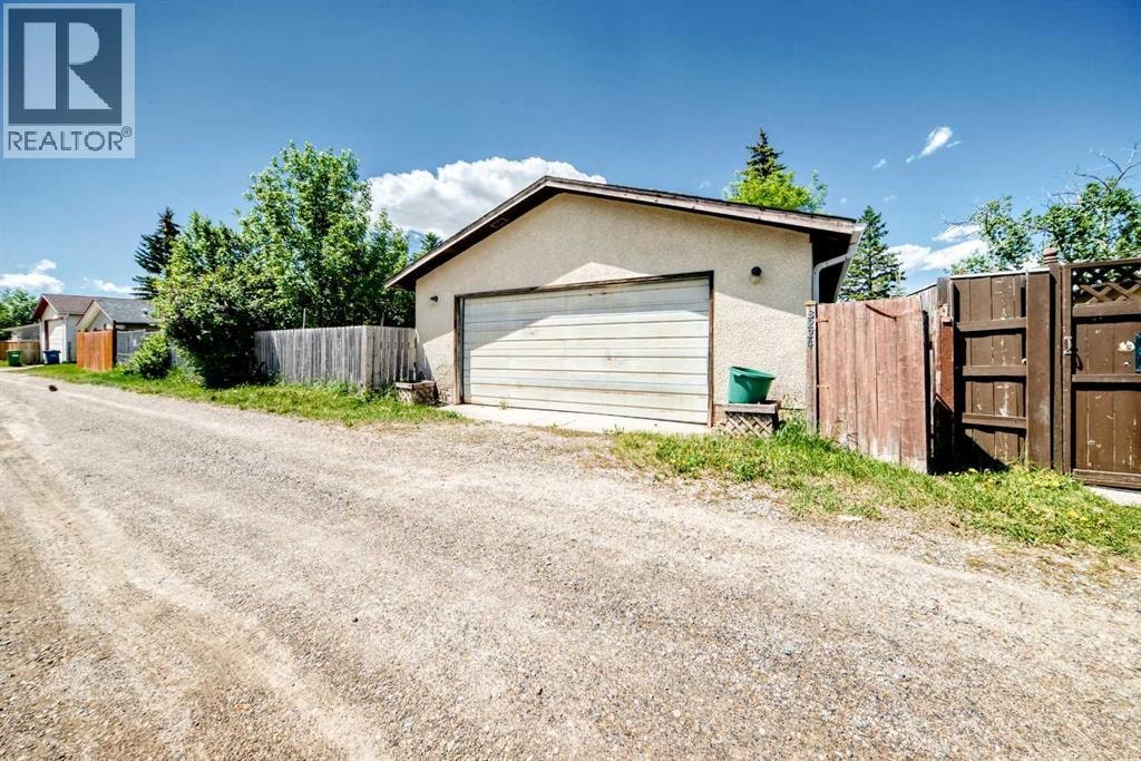 3224 Rundlelawn Road NE — photo 42