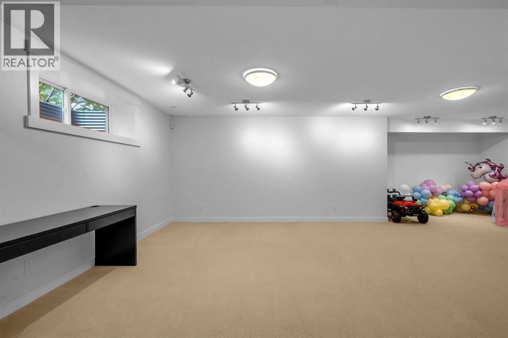 233 Cranarch Common SE — photo 16