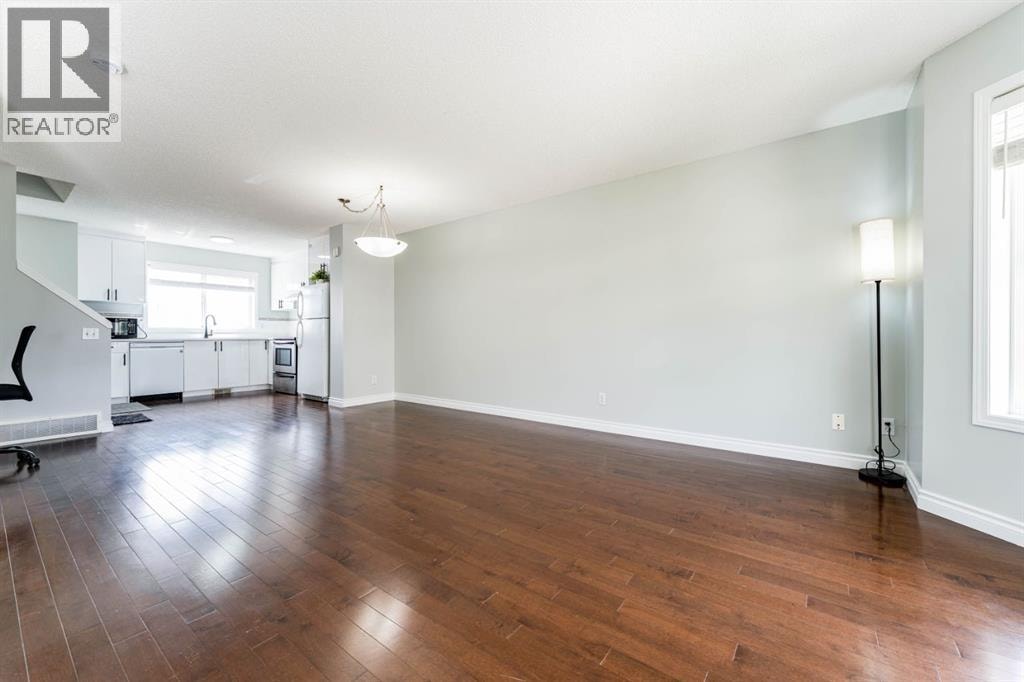 45 Tuscany Springs Garden NW — photo 6