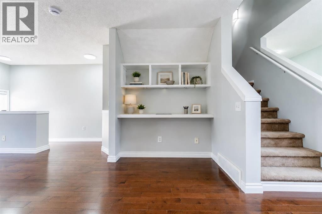 45 Tuscany Springs Garden NW — photo 12