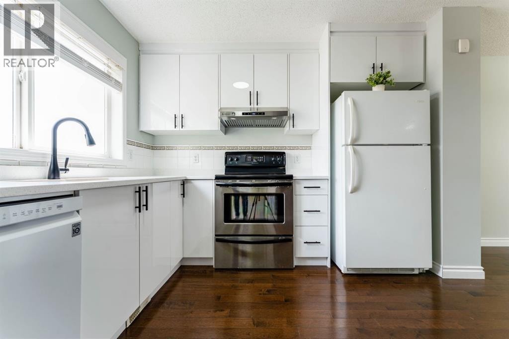 45 Tuscany Springs Garden NW — photo 9