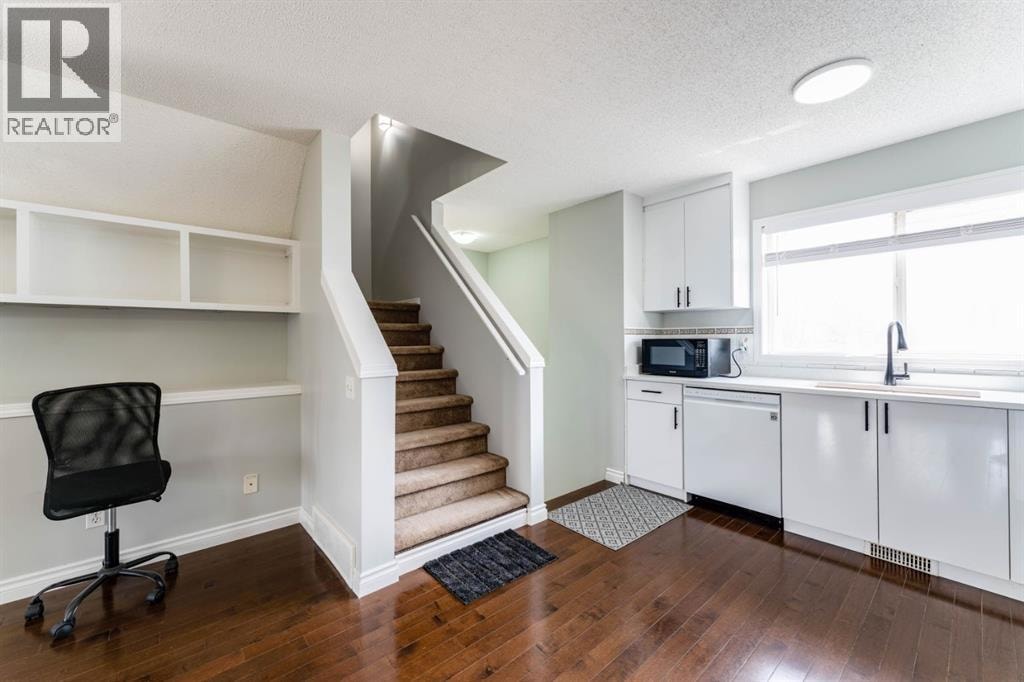 45 Tuscany Springs Garden NW — photo 10