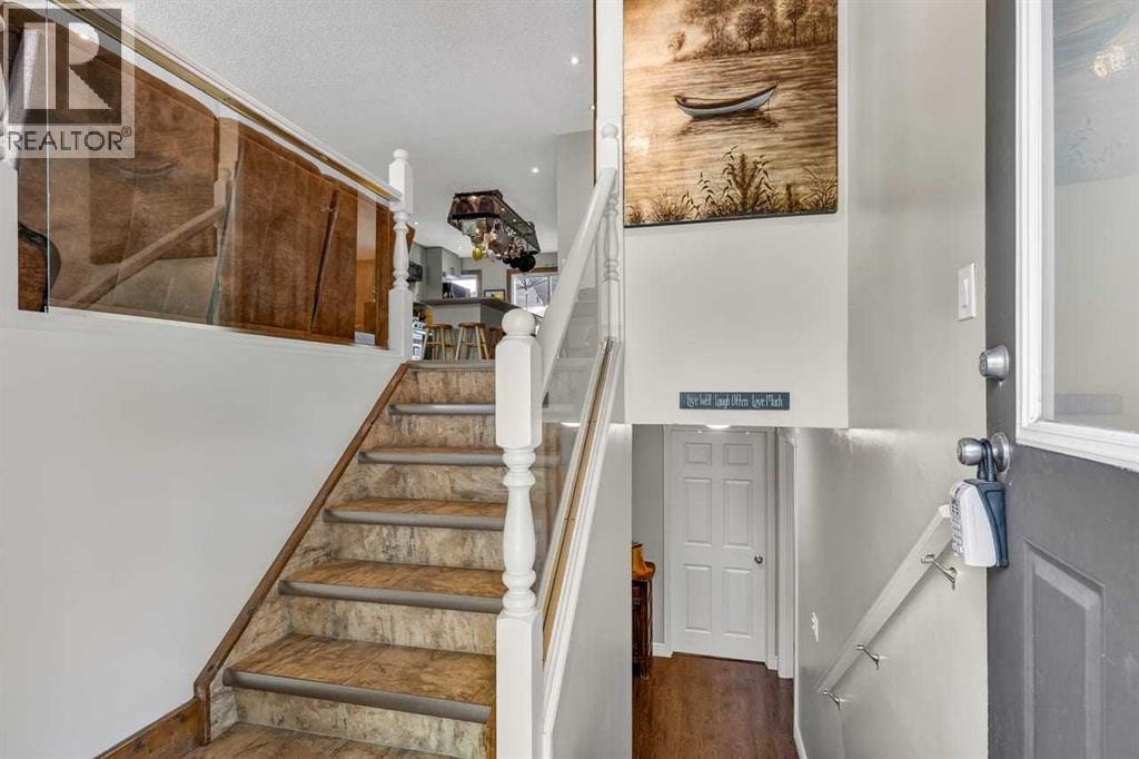 216 Castleridge Drive NE — photo 35