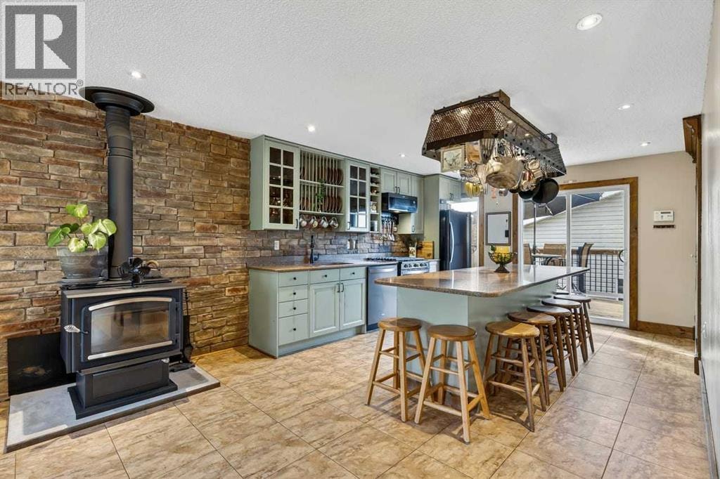 216 Castleridge Drive NE — photo 10
