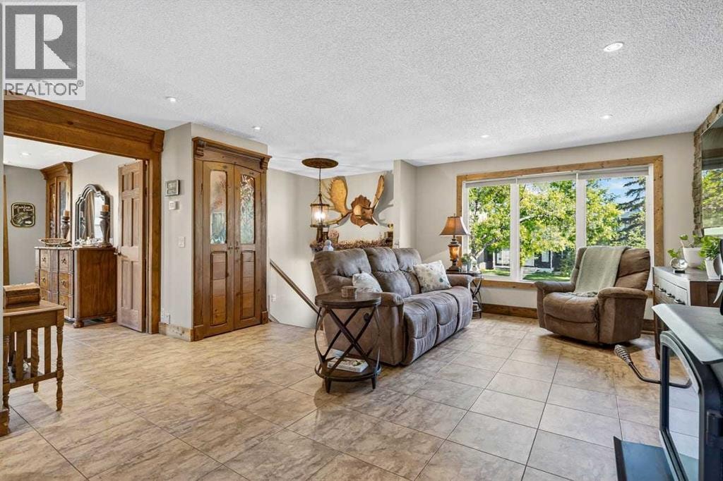 216 Castleridge Drive NE — photo 7