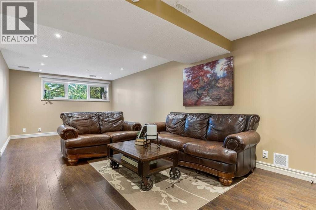 216 Castleridge Drive NE — photo 26