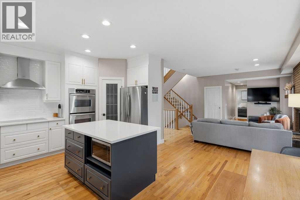 2727 6 Street NE — photo 15