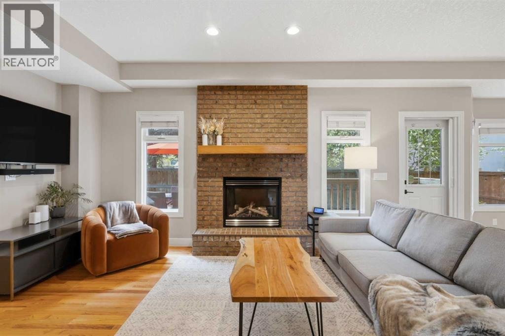 2727 6 Street NE — photo 8