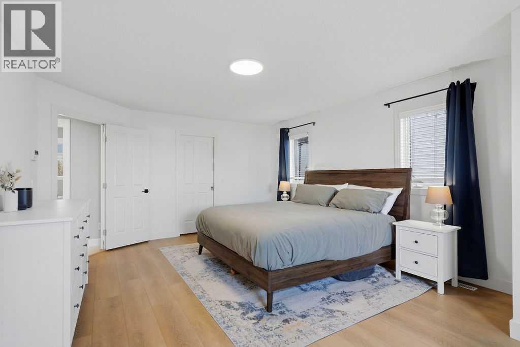 2727 6 Street NE — photo 30
