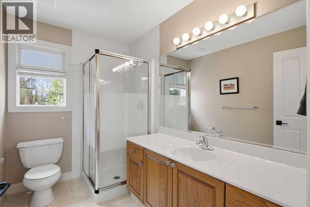 2727 6 Street NE — photo 38