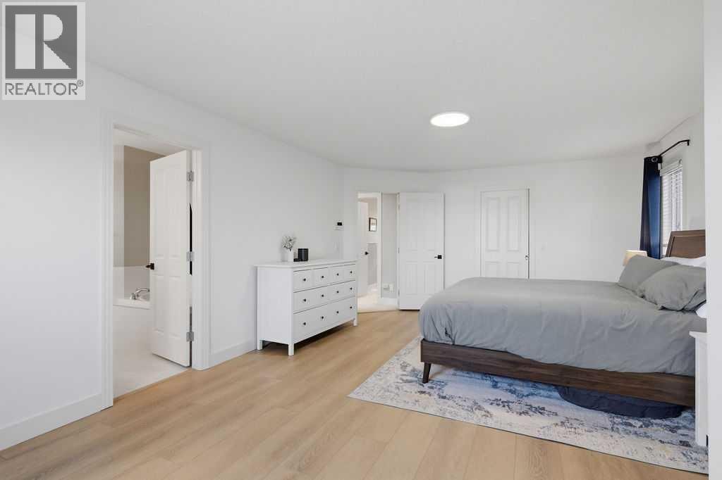 2727 6 Street NE — photo 31