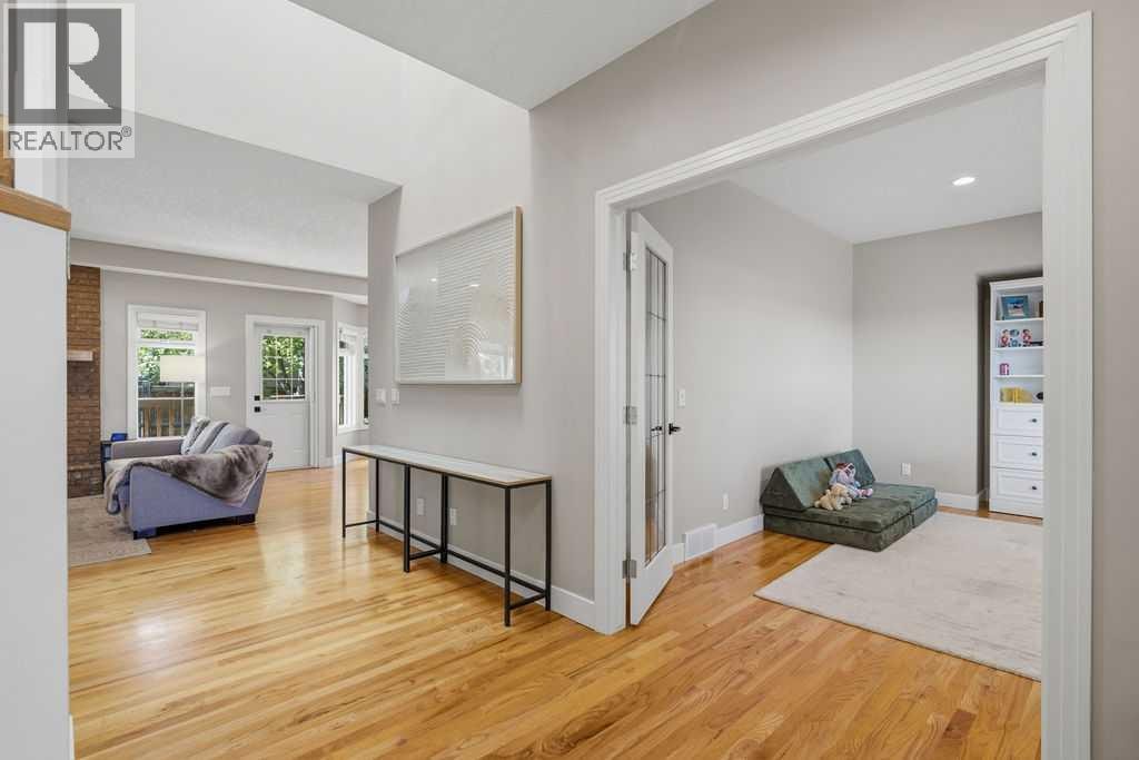 2727 6 Street NE — photo 6