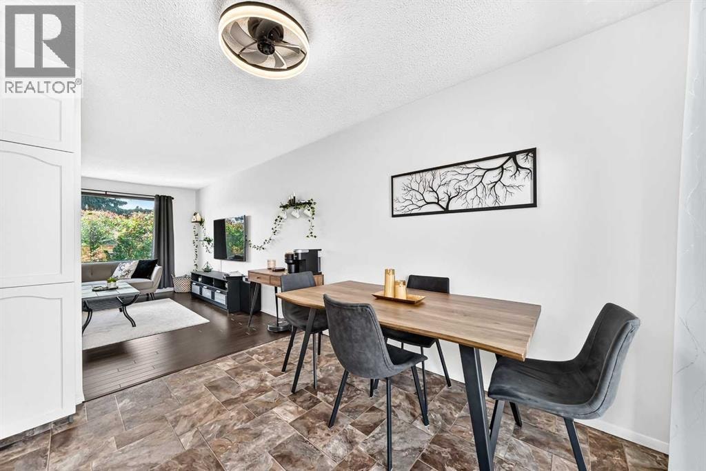 12 Aspen Crescent SE — photo 11
