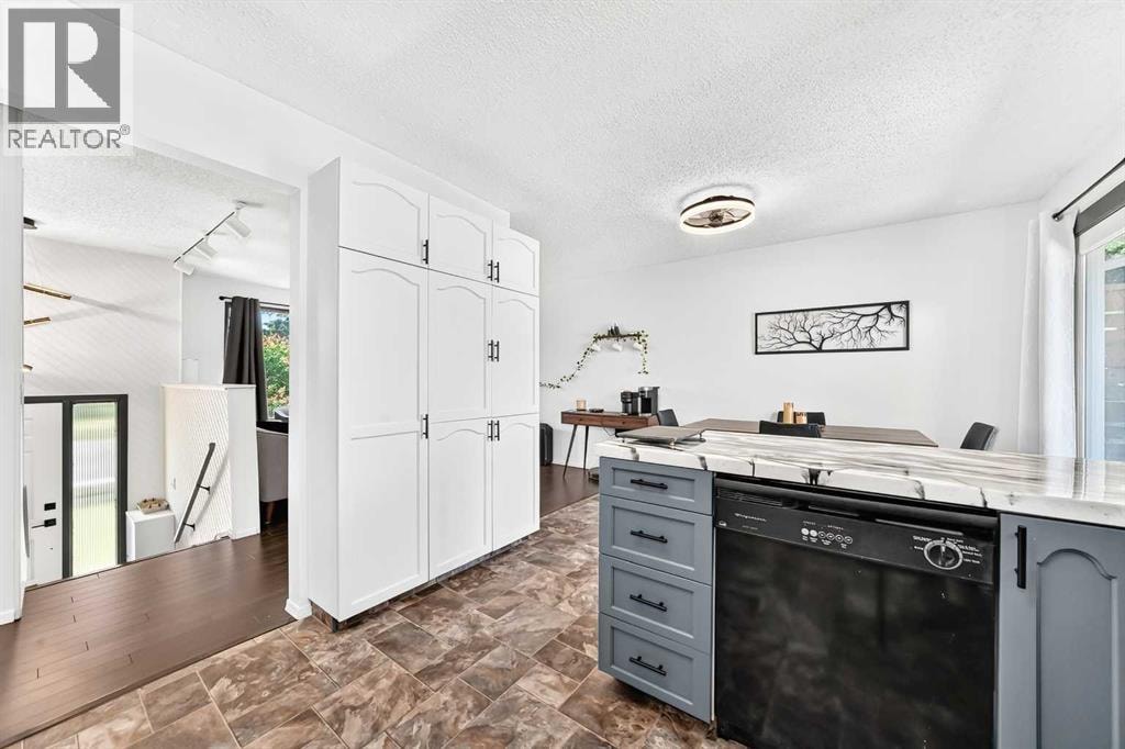12 Aspen Crescent SE — photo 7
