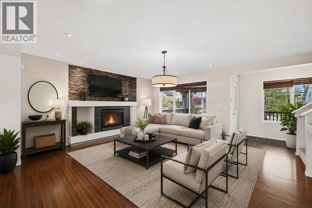 646 Everridge Drive SW — photo 1
