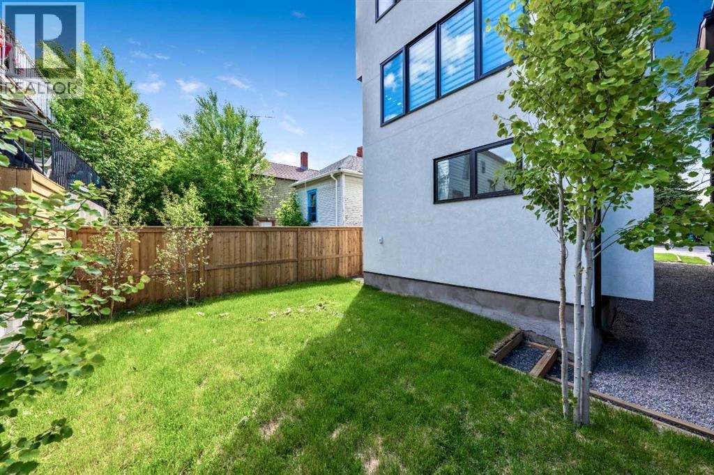 2518 16B Street SW — photo 33