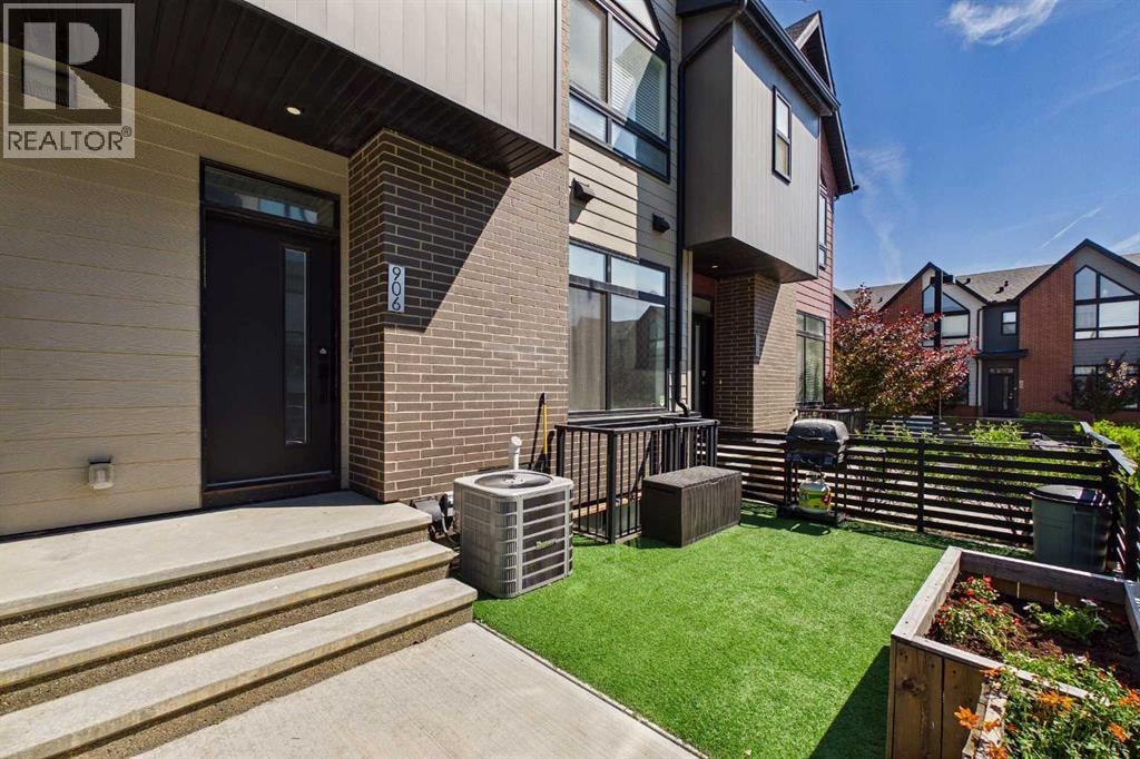 906 Sage Meadows Gardens NW — photo 2