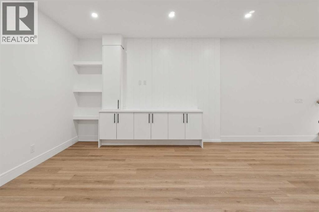 4214 16 Street SW — photo 40