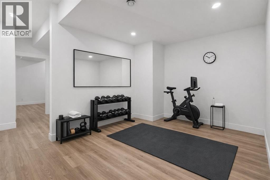 4214 16 Street SW — photo 42