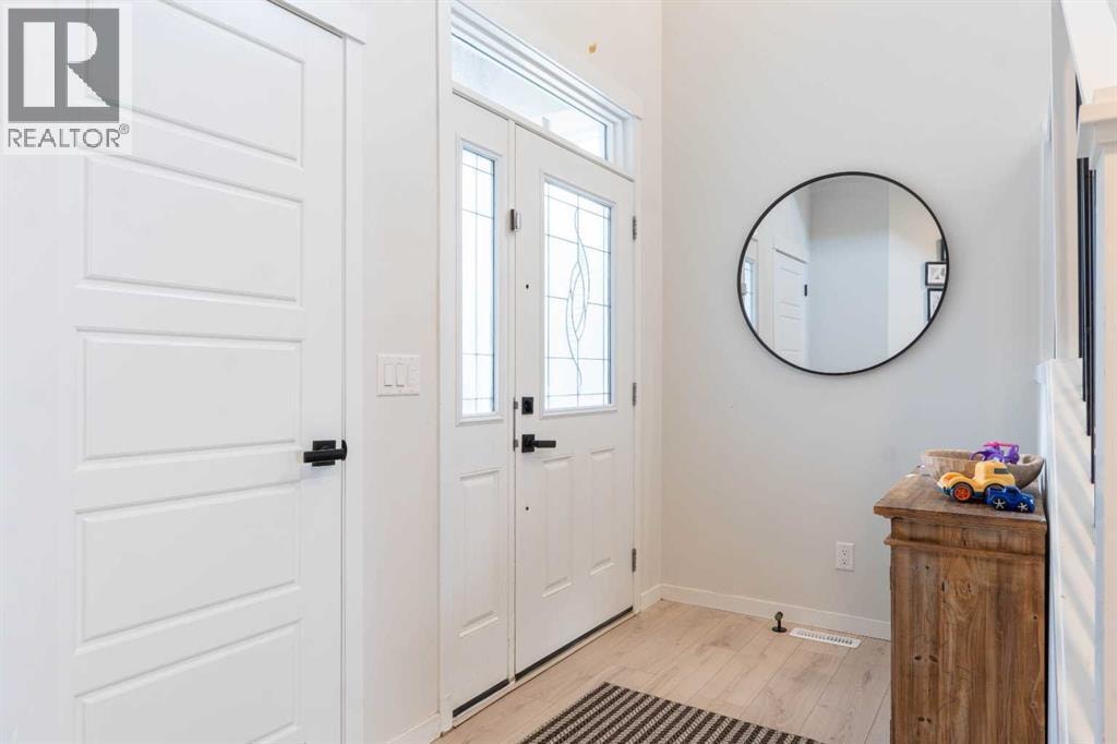 915 Corner Meadows Way NE — photo 2