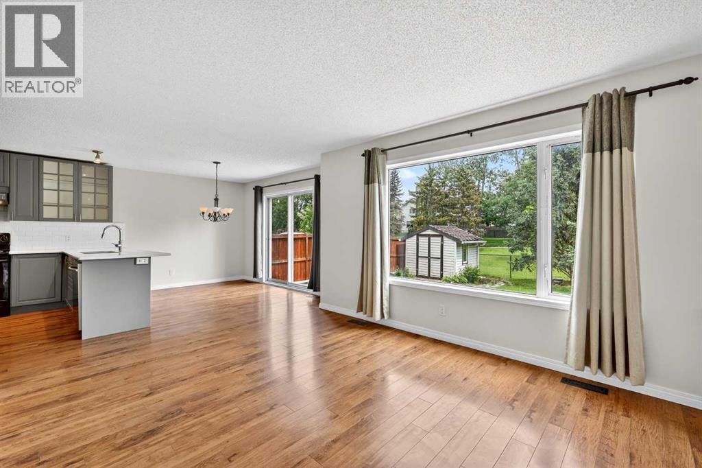 98 River Rock Crescent SE — photo 20