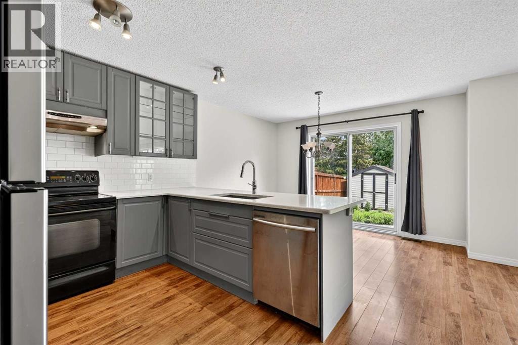 98 River Rock Crescent SE — photo 12