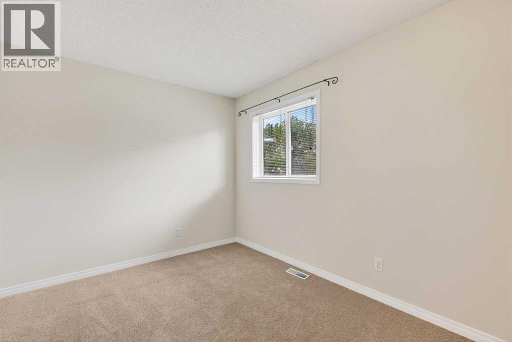 98 River Rock Crescent SE — photo 33