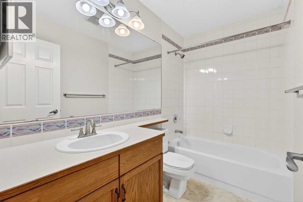 98 River Rock Crescent SE — photo 35
