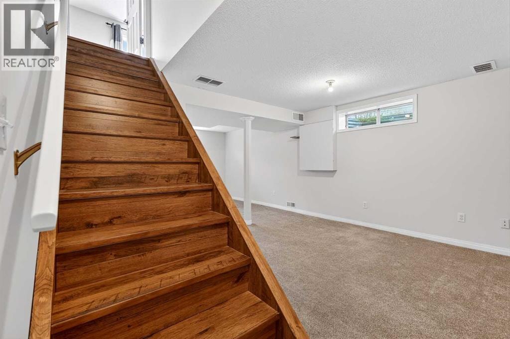 98 River Rock Crescent SE — photo 38
