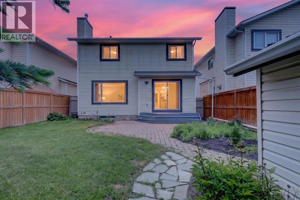 98 River Rock Crescent SE — photo 41