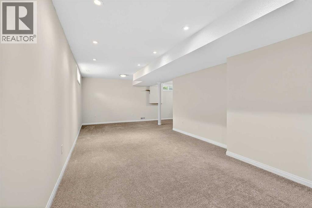 98 River Rock Crescent SE — photo 40