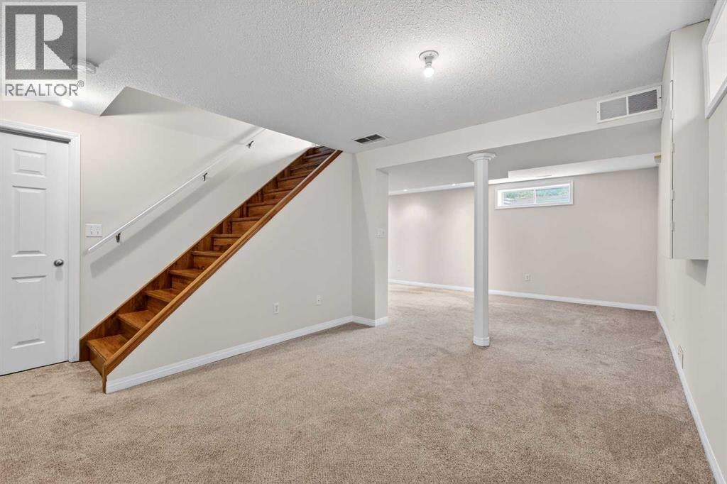 98 River Rock Crescent SE — photo 39
