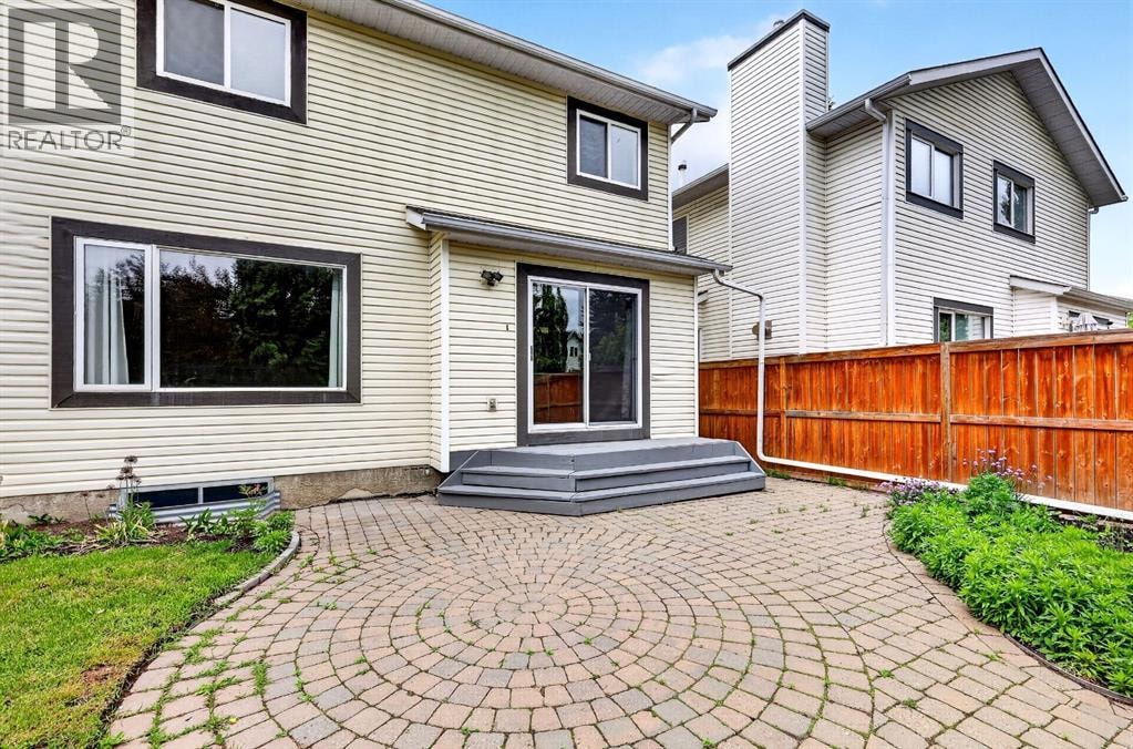 98 River Rock Crescent SE — photo 46