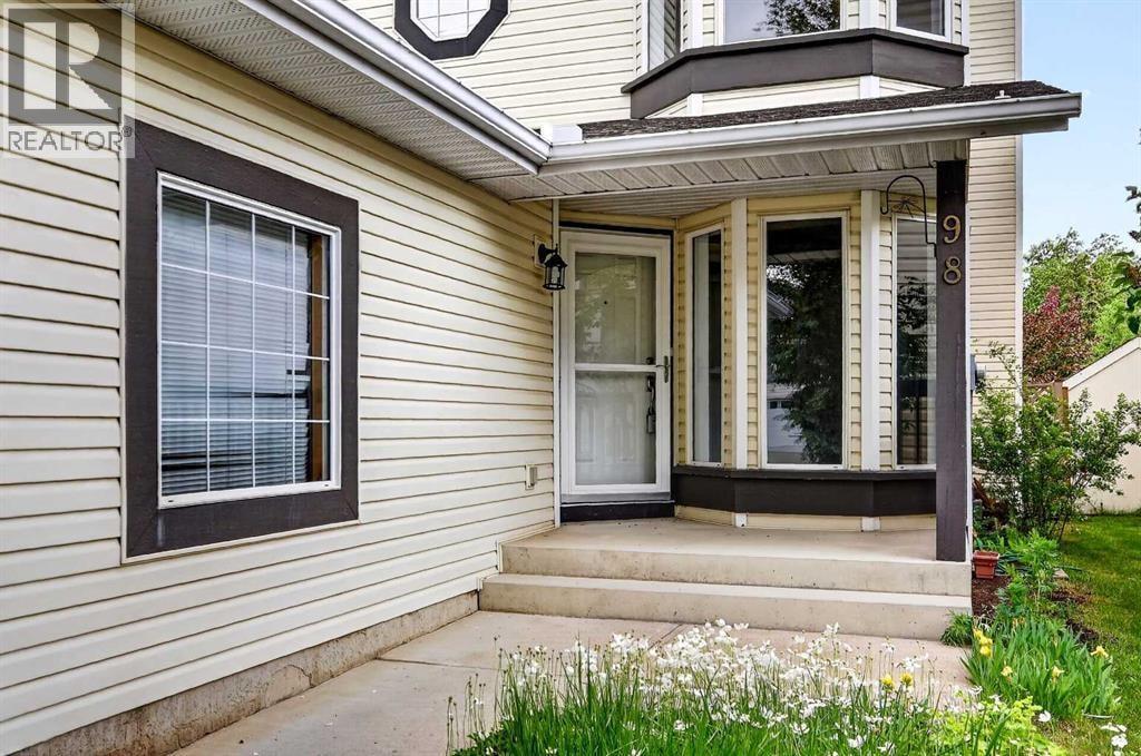 98 River Rock Crescent SE — photo 48
