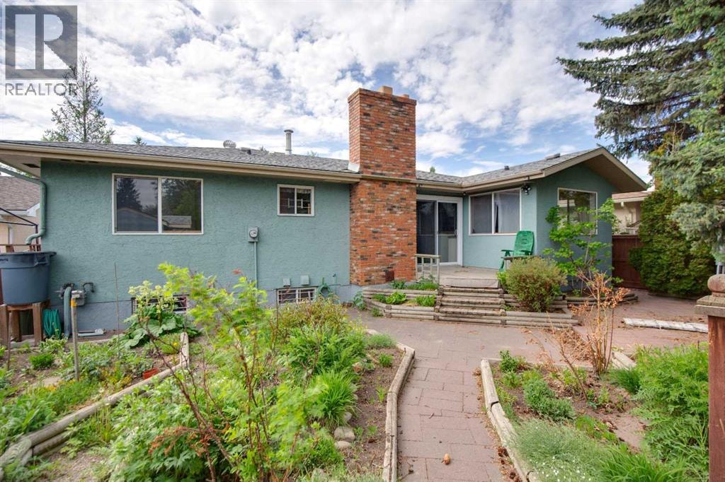 328 Norseman Road NW — photo 4