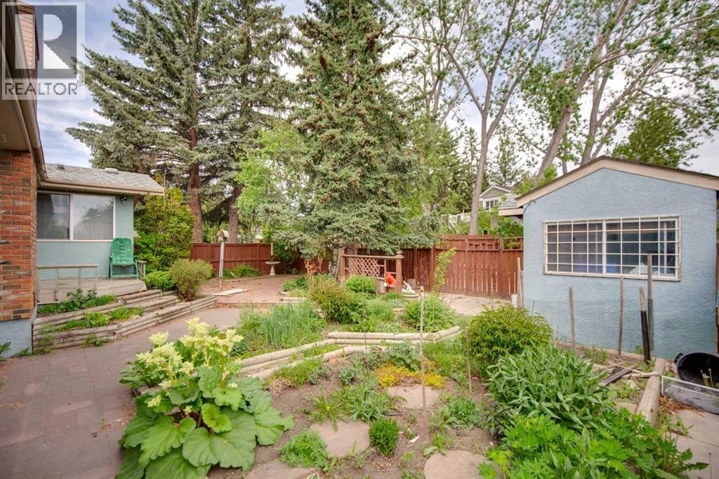 328 Norseman Road NW — photo 6