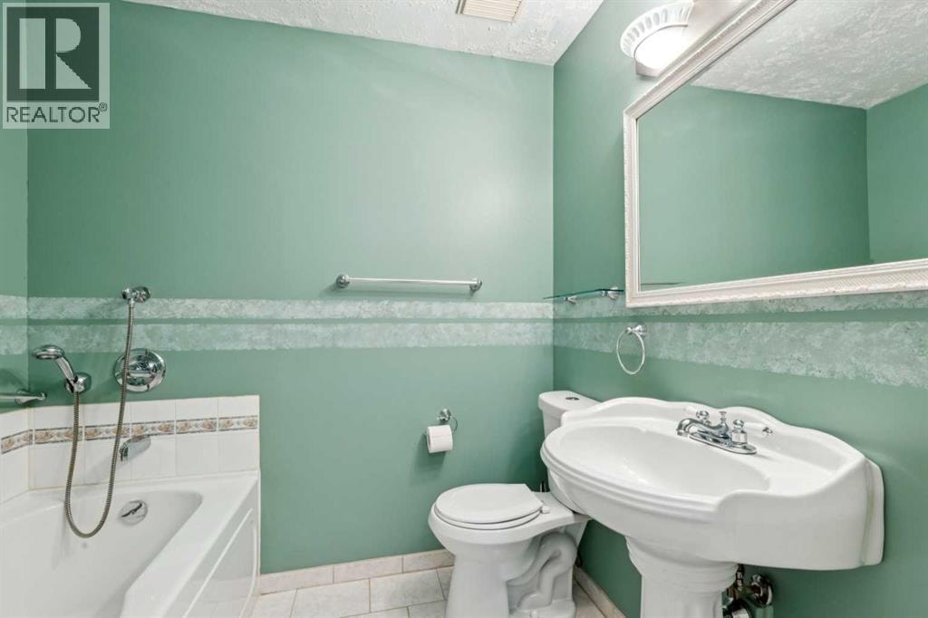 328 Norseman Road NW — photo 23