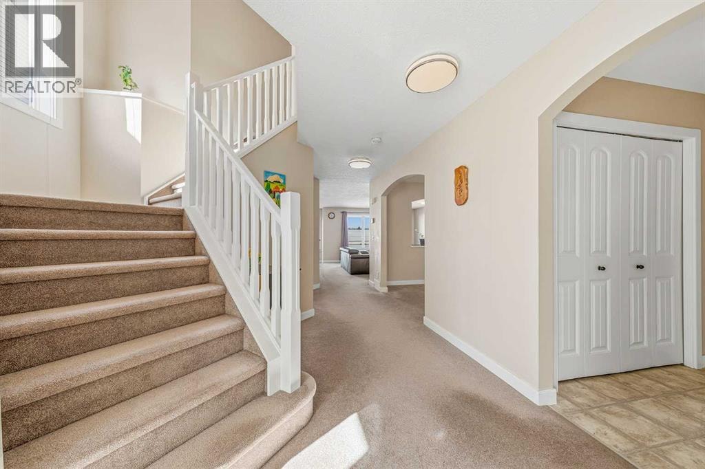91 Bridlecrest Street SW — photo 2