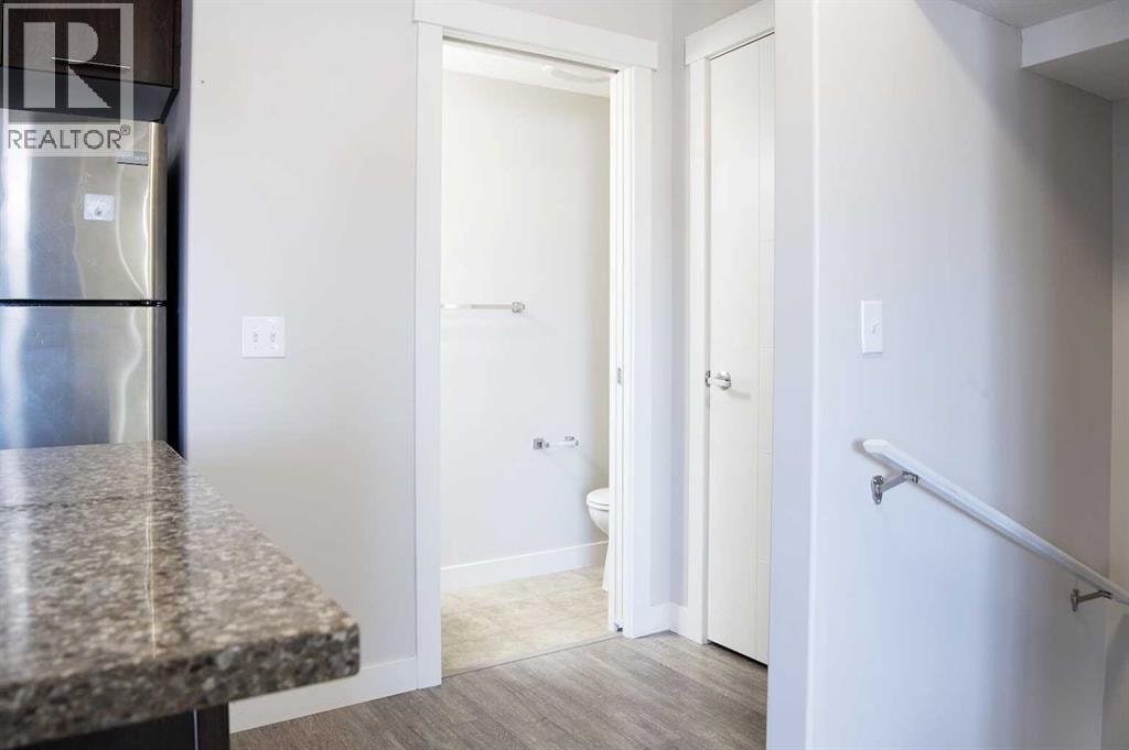 206 Redstone View NE — photo 4