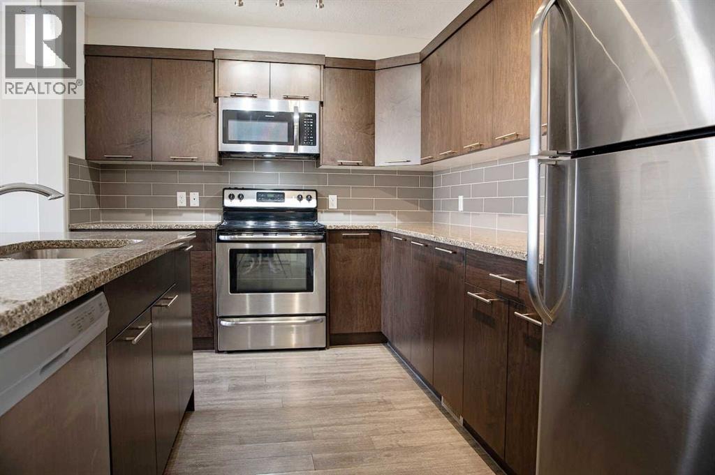 206 Redstone View NE — photo 5