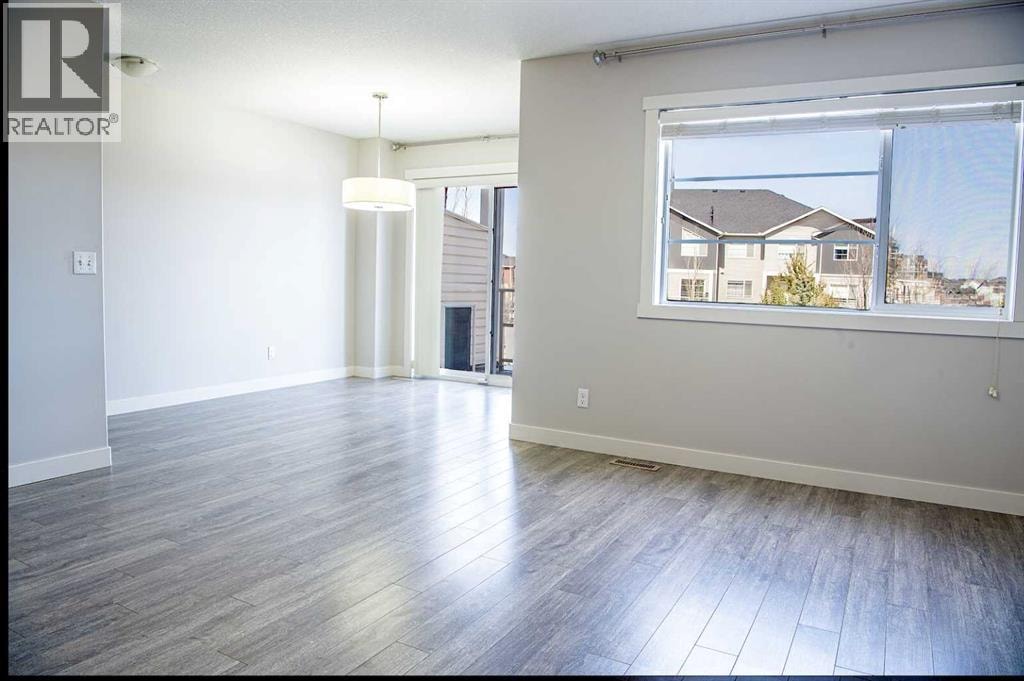 206 Redstone View NE — photo 7