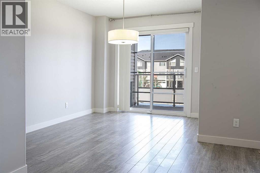 206 Redstone View NE — photo 8