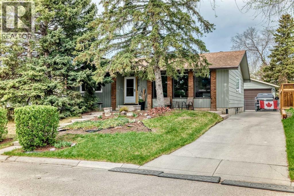 308 Cannington Place SW — photo 4